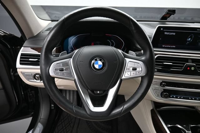 Used 2022 BMW 750i xDrive w/ Luxury Rear Seating Package AWD/4WD image 17