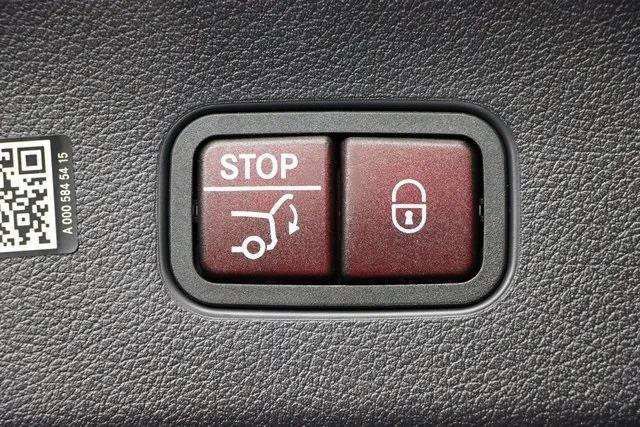 Used 2024 Mercedes-Benz GLC 300 4MATIC image 31