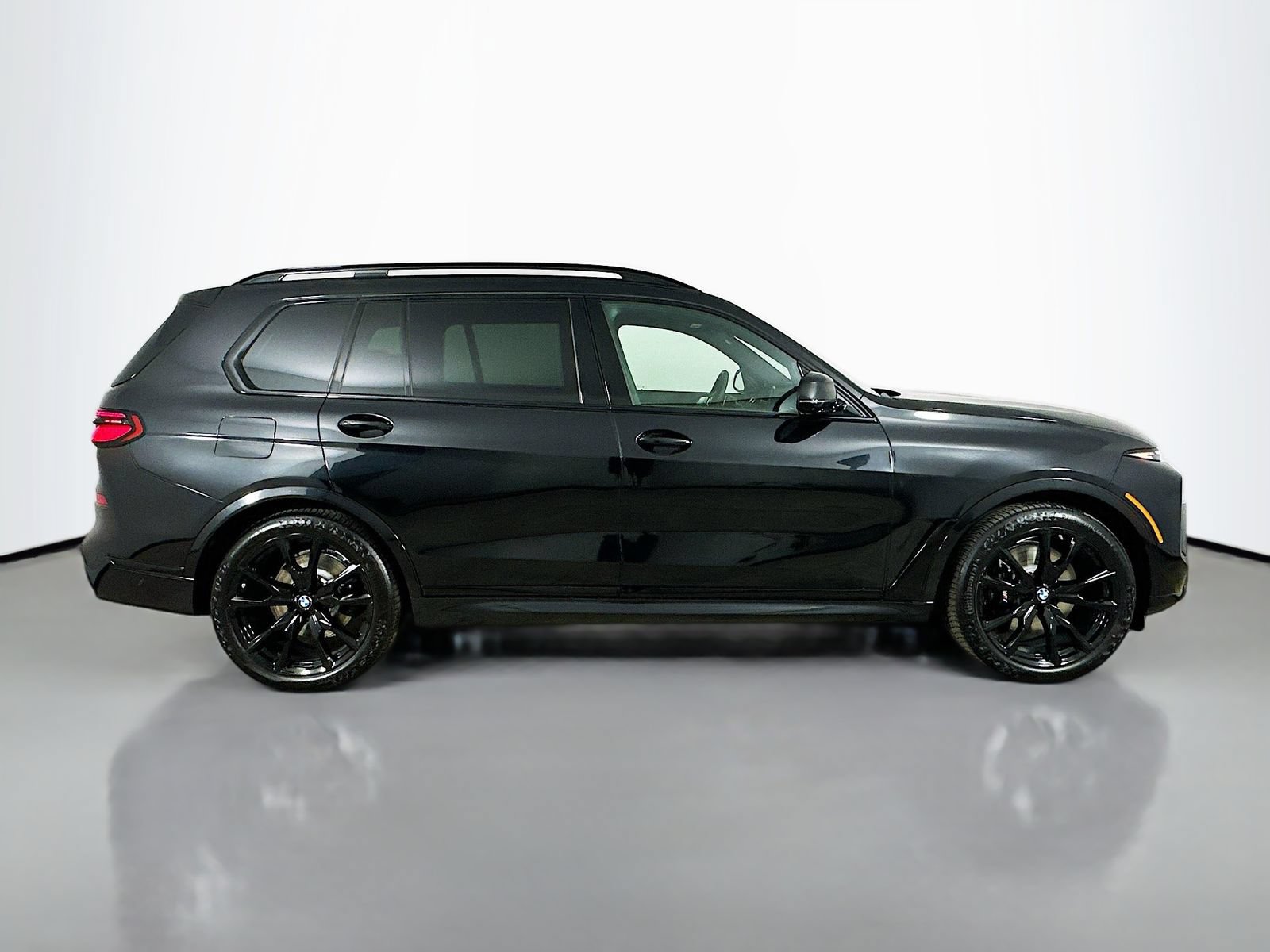 New 2027 BMW X7 xDrive40i w/ Executive Package AWD/4WD image 4