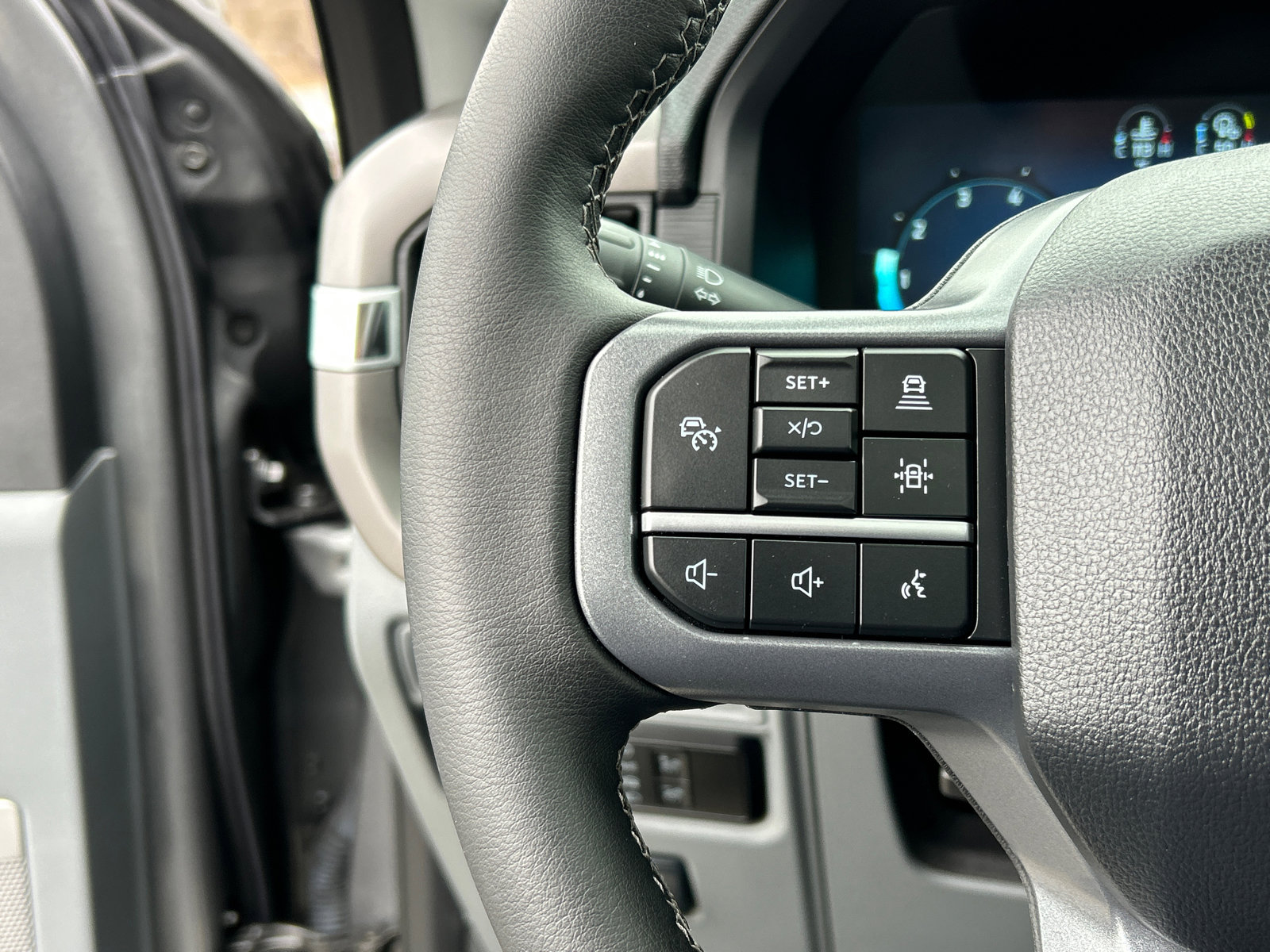 Used 2024 Ford F150 XLT w/ Equipment Group 303A High image 14