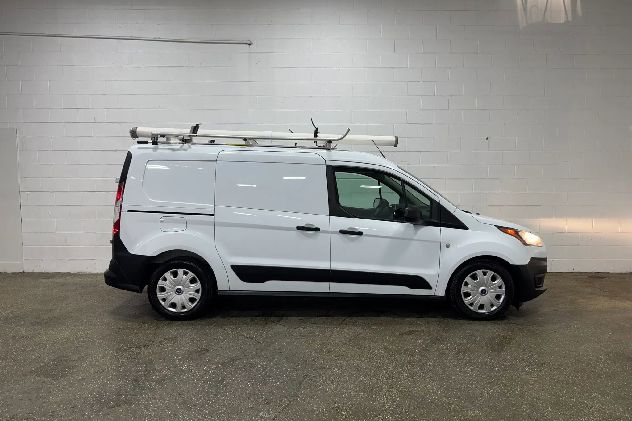 Used 2020 Ford Transit Connect XL FWD image 2