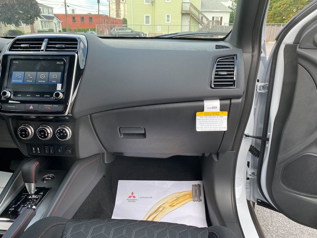 New 2025 Mitsubishi Outlander Sport AWD image 28