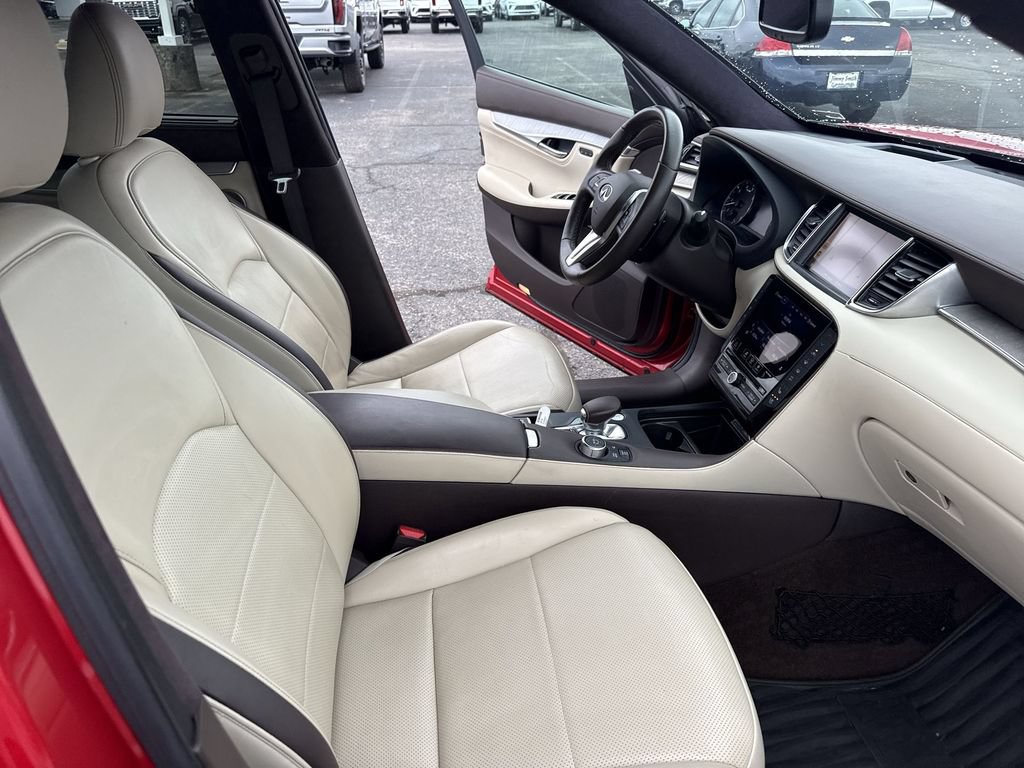 Used 2019 INFINITI QX50 Essential w/ Sensory Package AWD/4WD image 35