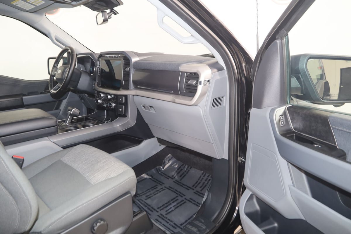 Used 2023 Ford F150 Lightning XLT AWD/4WD image 42