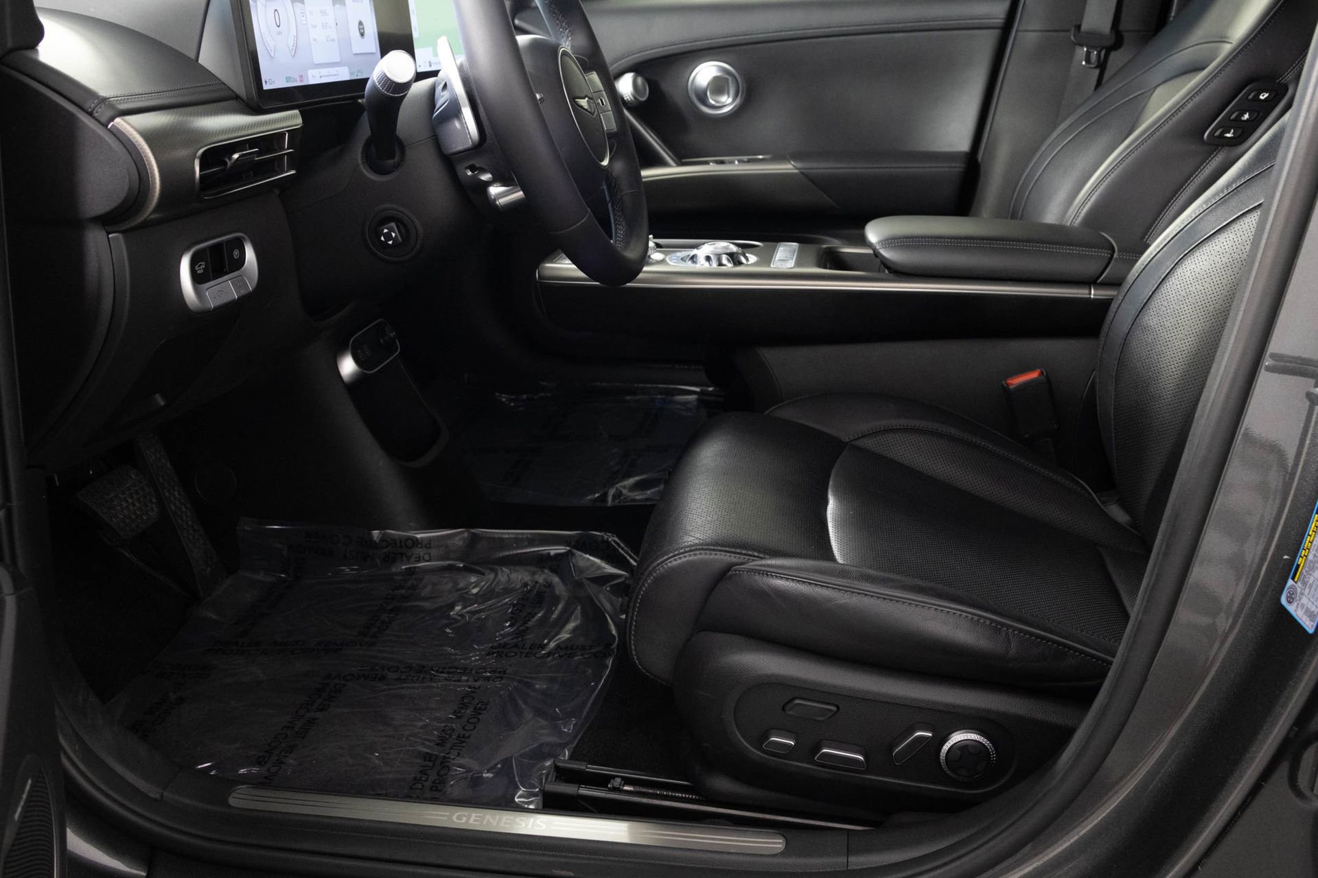 Used 2023 Genesis GV60 Advanced AWD/4WD image 22