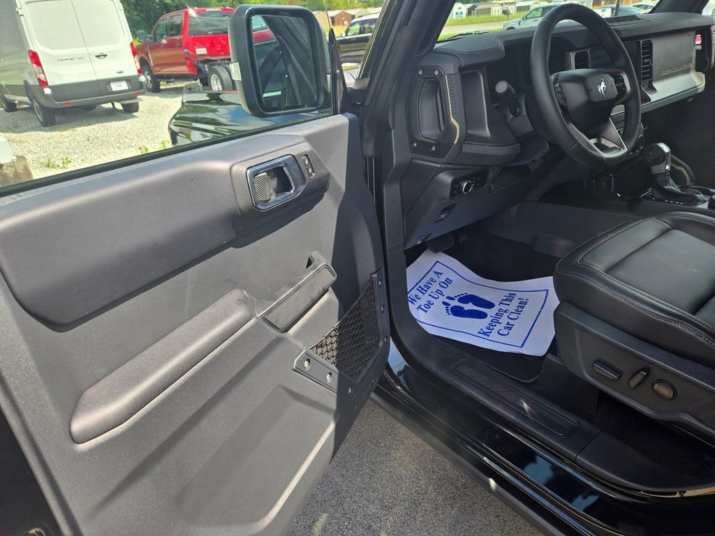 New 2025 Ford Bronco Badlands image 6