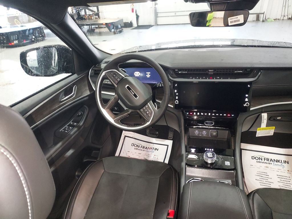 New 2026 Jeep Grand Cherokee Altitude AWD/4WD image 15