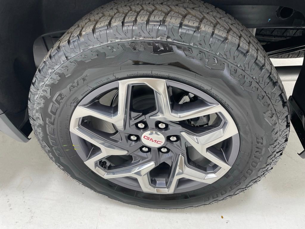 New 2026 GMC Sierra 1500 SLT w/ SLT Premium Package AWD/4WD image 13