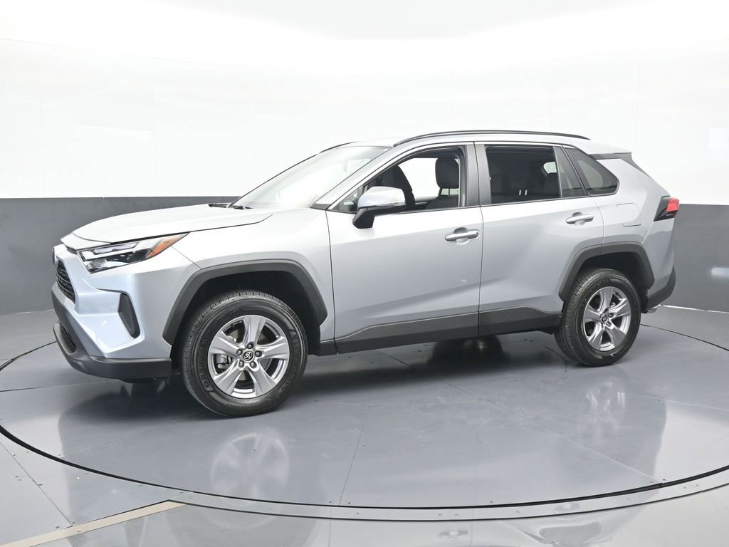 Used 2025 Toyota RAV4 XLE video 2