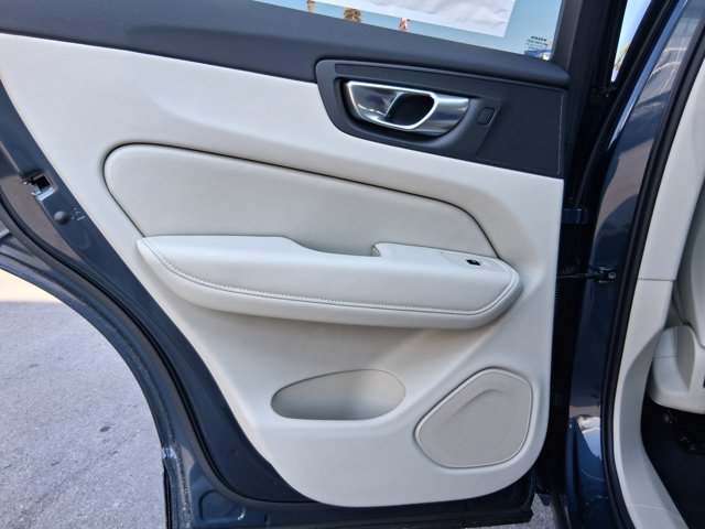 New 2026 Volvo XC60 B5 Ultra w/ Protection Package Premier AWD/4WD image 14