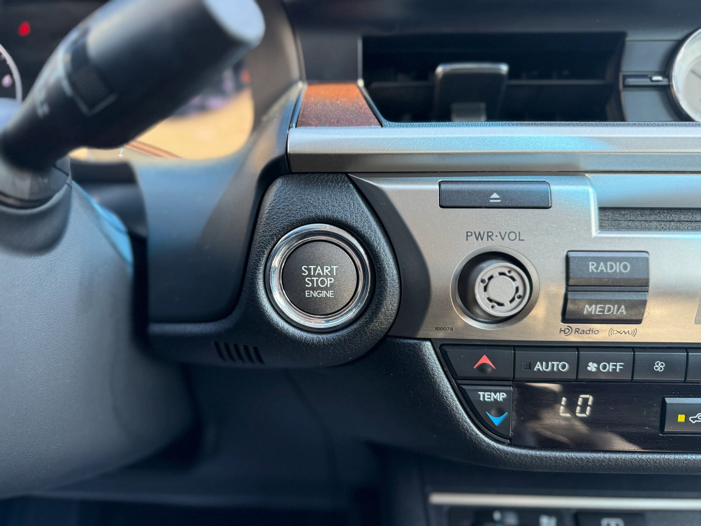 Used 2013 Lexus ES 350 w/ Luxury Pkg image 25