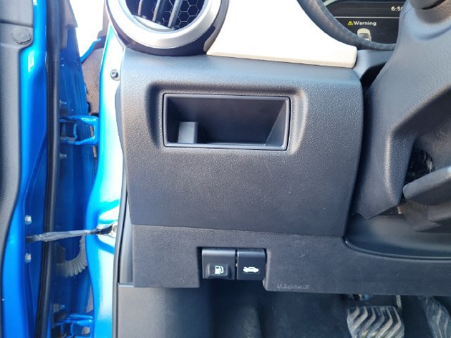 Used 2021 Nissan Versa SV FWD image 22