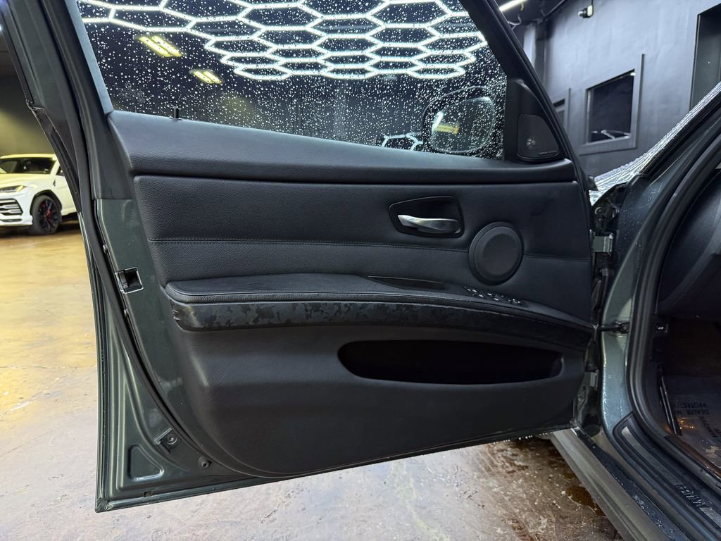 Used 2011 BMW 335i xDrive Sedan image 12