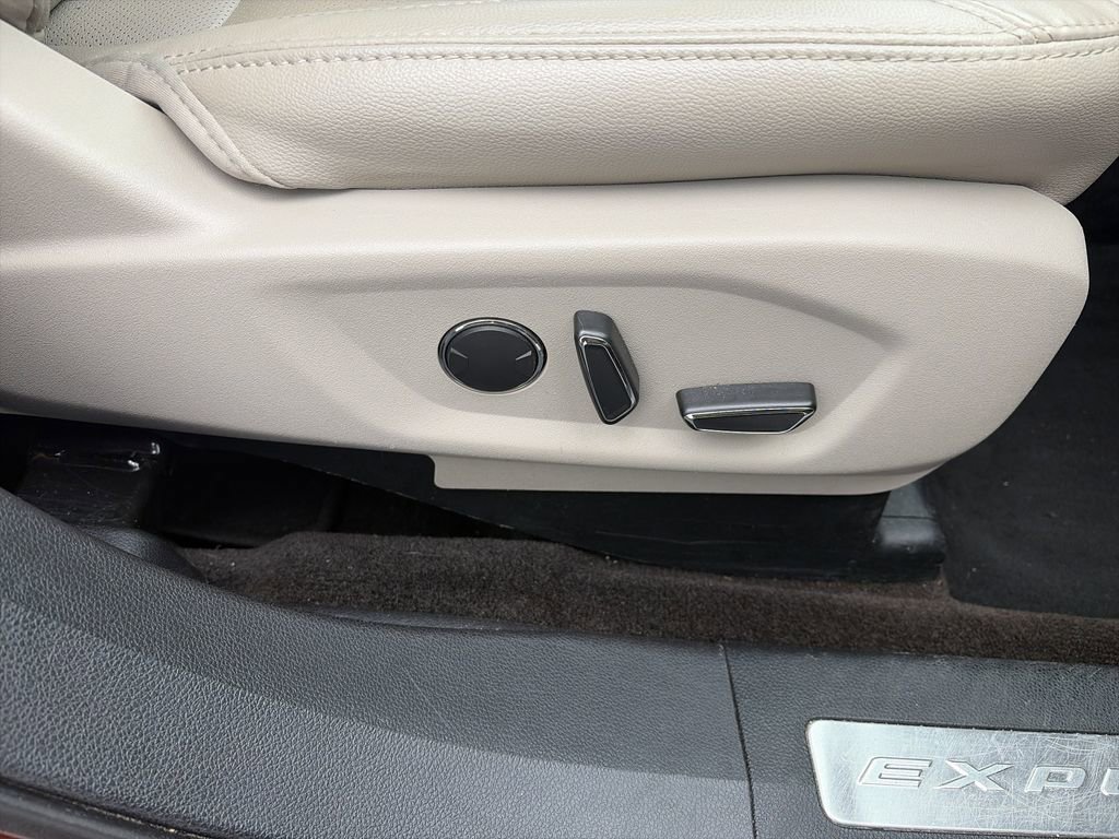 Used 2018 Ford Explorer Limited FWD image 36