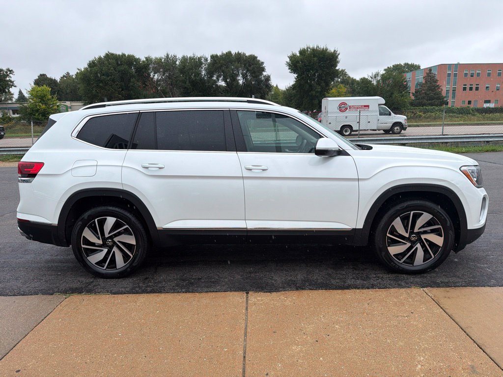 Certified 2024 Volkswagen Atlas SEL AWD/4WD image 11