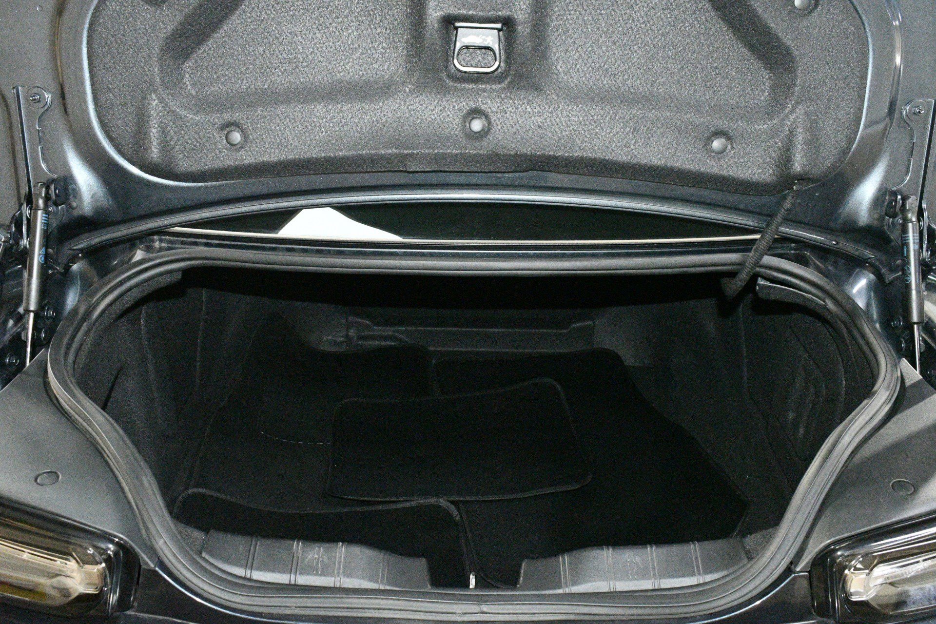 Used 2019 Chevrolet Camaro SS RWD image 95