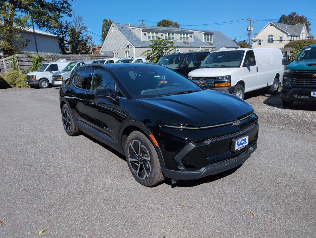 New 2026 Chevrolet Equinox EV LT image 3