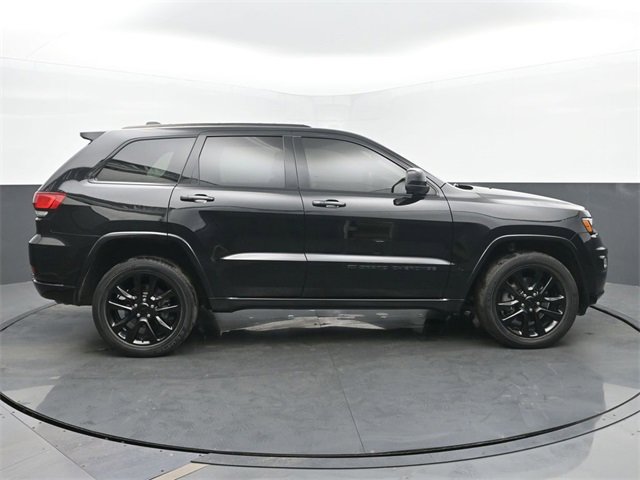Used 2022 Jeep Grand Cherokee Laredo X image 6
