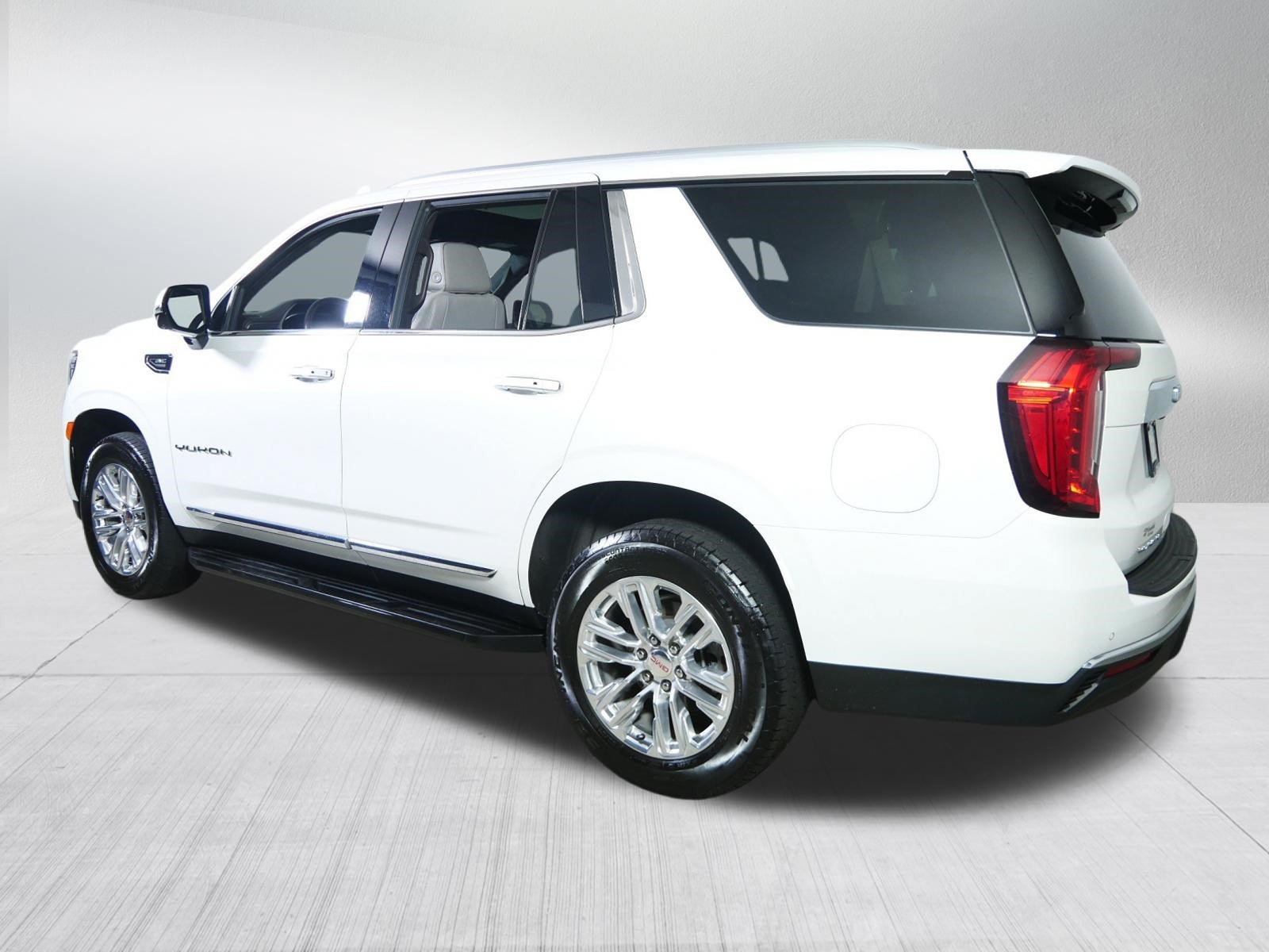 Used 2023 GMC Yukon SLT w/ SLT Premium Package AWD/4WD image 5
