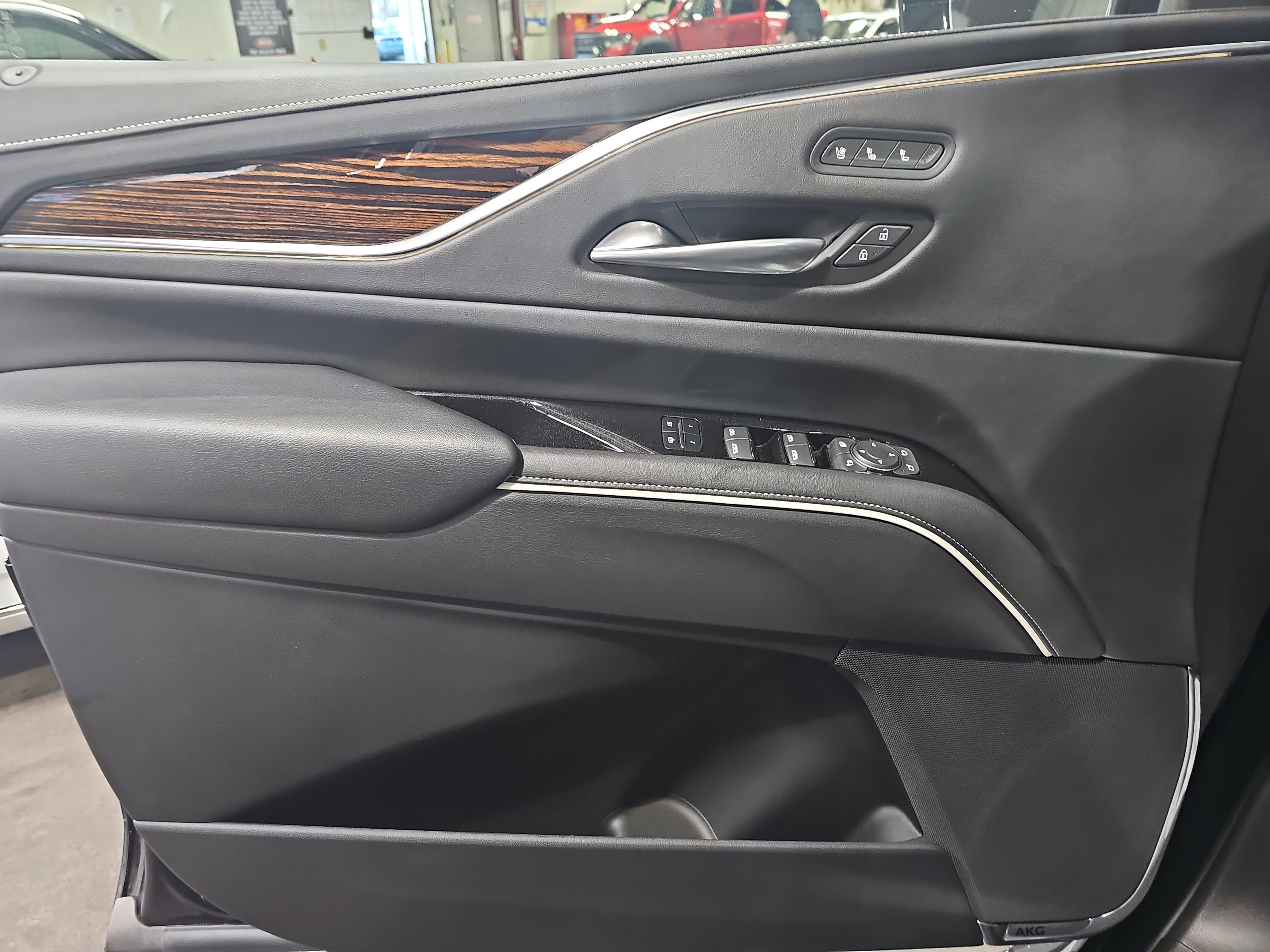 Used 2021 Cadillac Escalade ESV Premium Luxury image 29