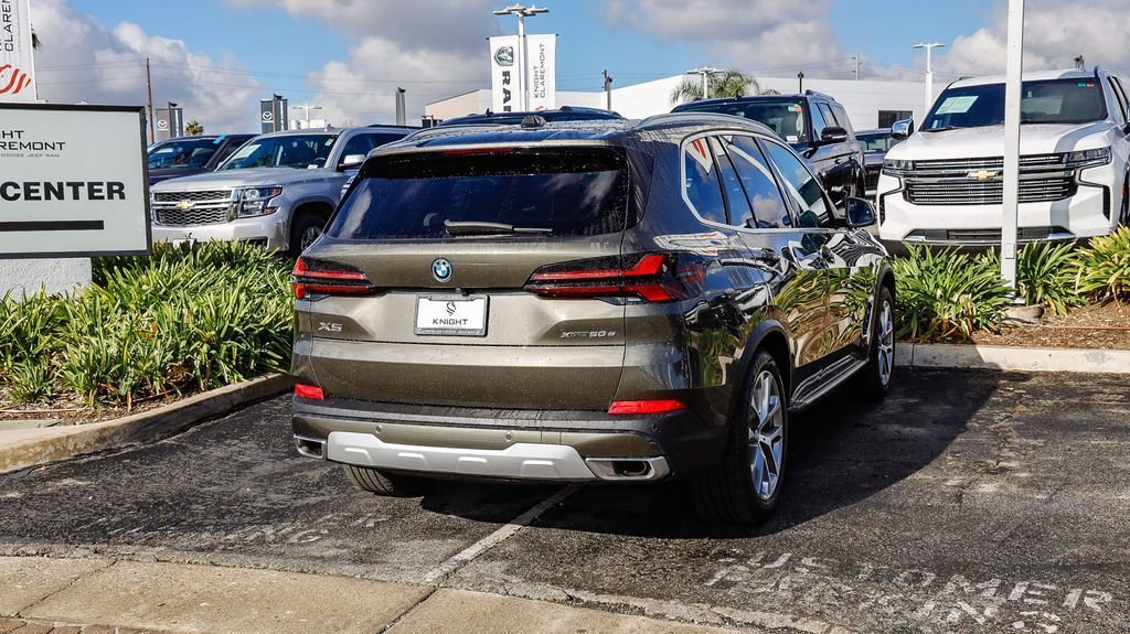 Used 2024 BMW X5 xDrive50e w/ Premium Package image 9