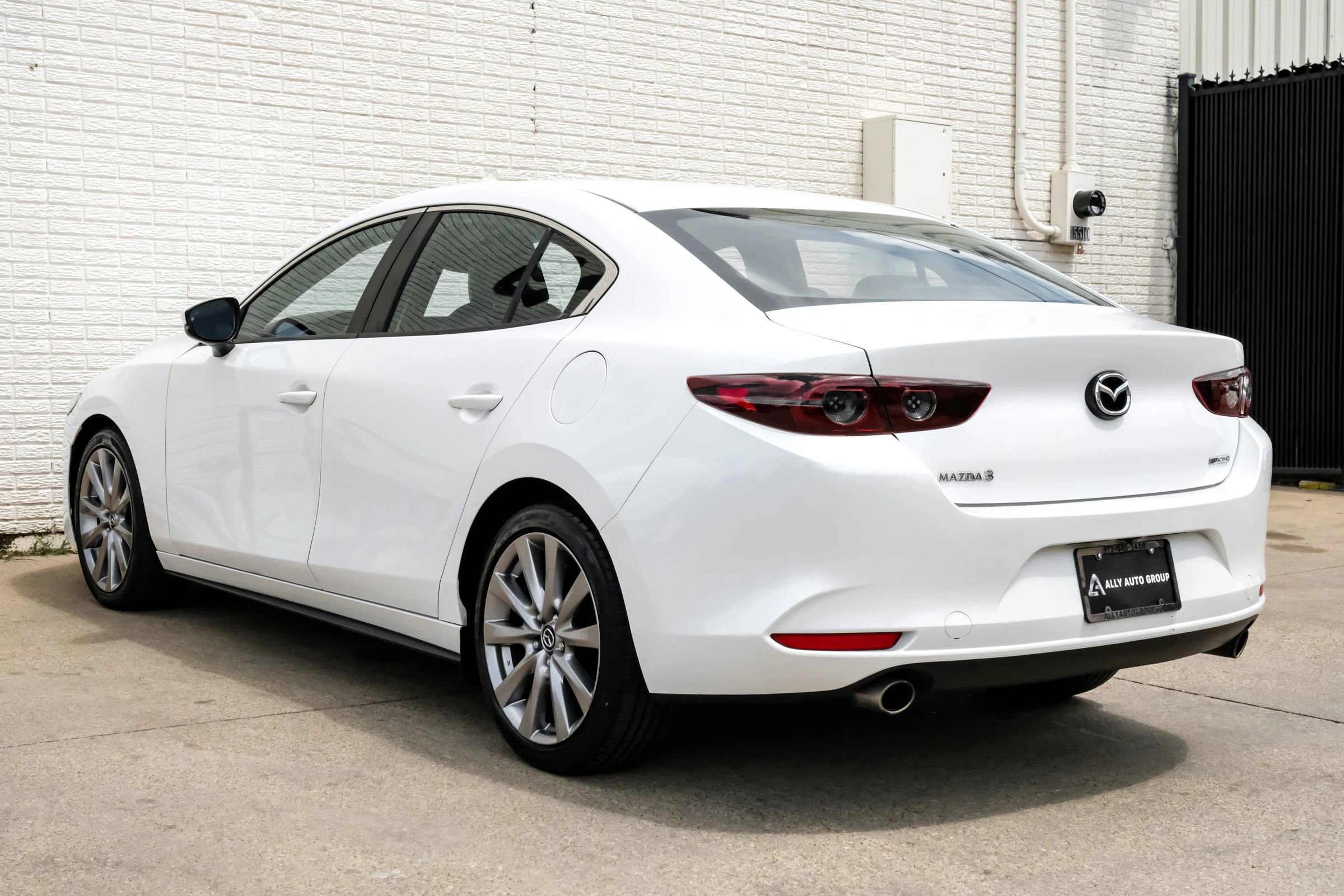 Used 2019 MAZDA MAZDA3 Sedan w/ Select Package image 9