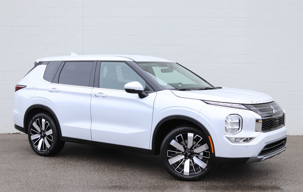 New 2026 Mitsubishi Outlander SE image 1