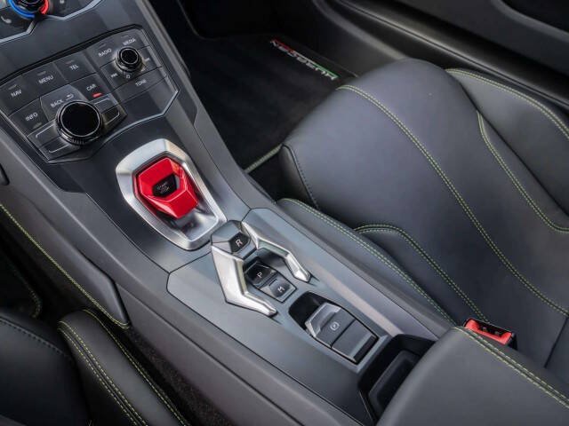 Used 2016 Lamborghini Huracan LP 610-4 Avio AWD/4WD image 17