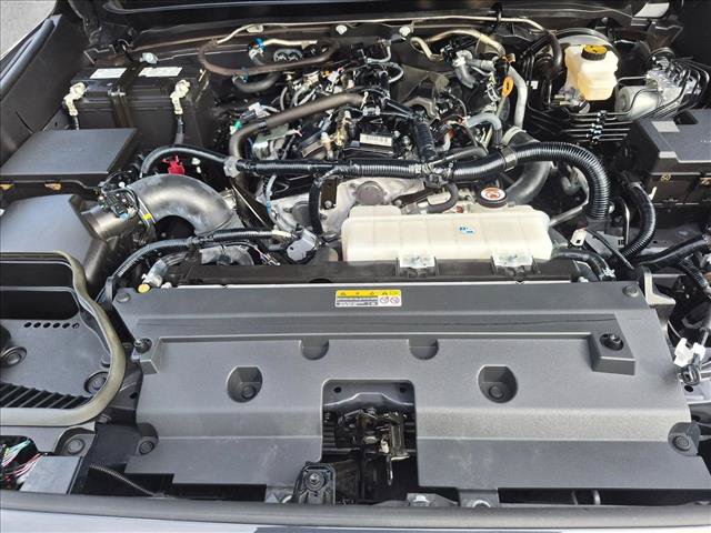 Certified 2025 Toyota Tacoma TRD Off-Road AWD/4WD image 20
