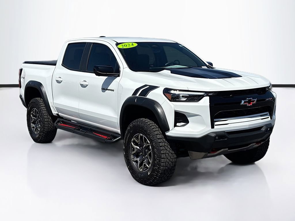 Used 2024 Chevrolet Colorado ZR2 w/ Technology Package image 3