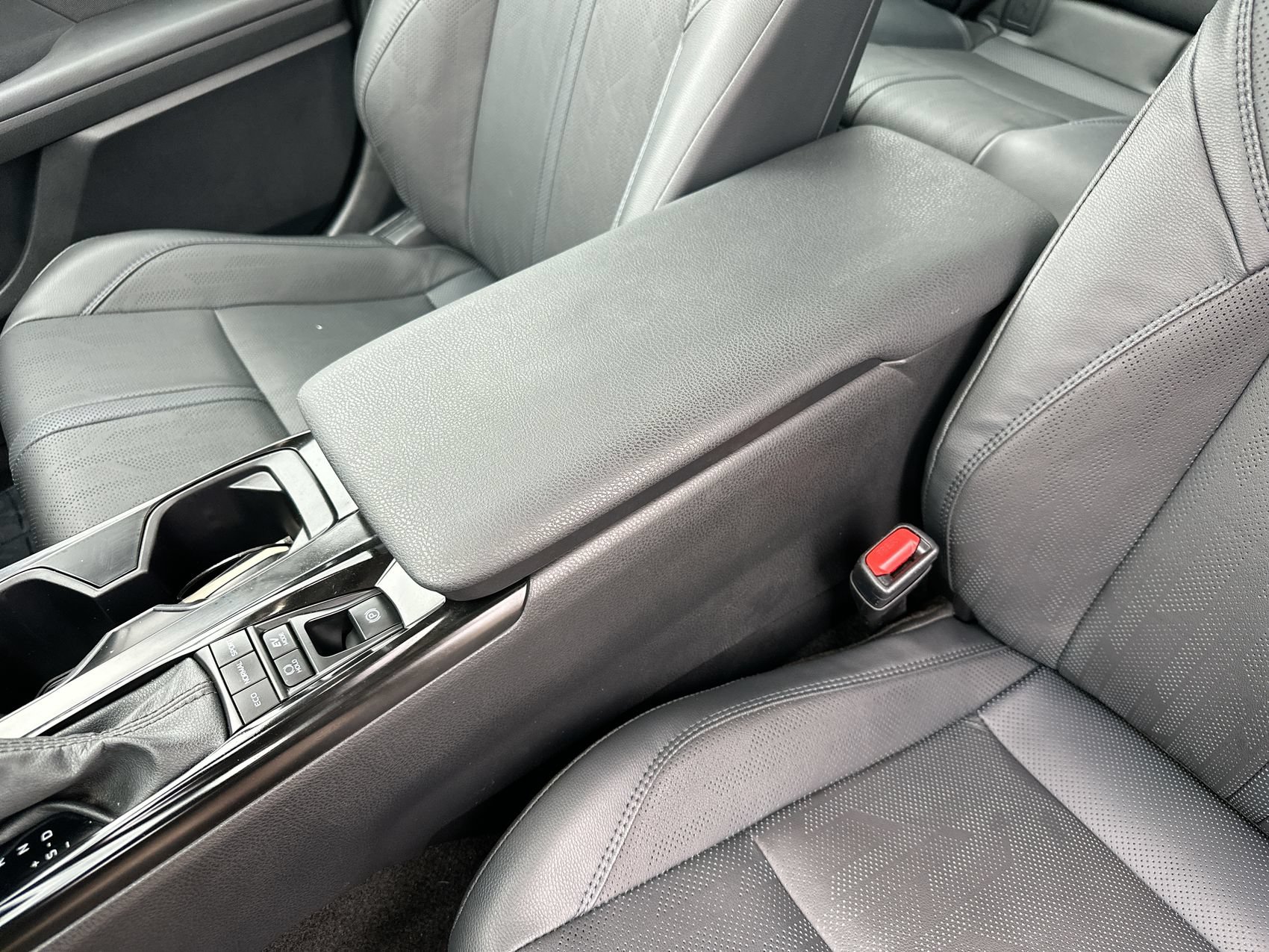 Used 2025 Toyota Camry LE FWD image 20