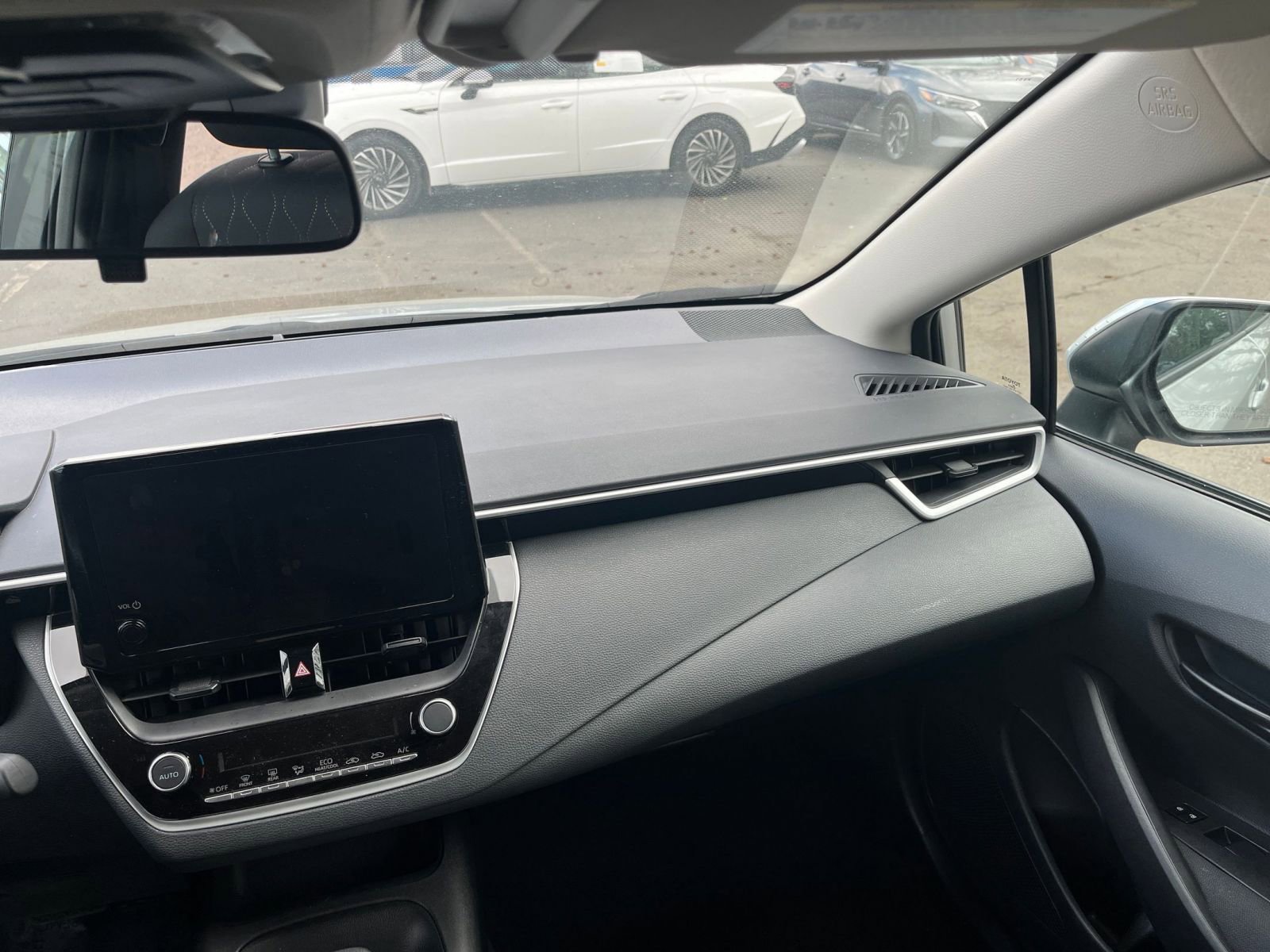 Used 2025 Toyota Corolla LE FWD image 33