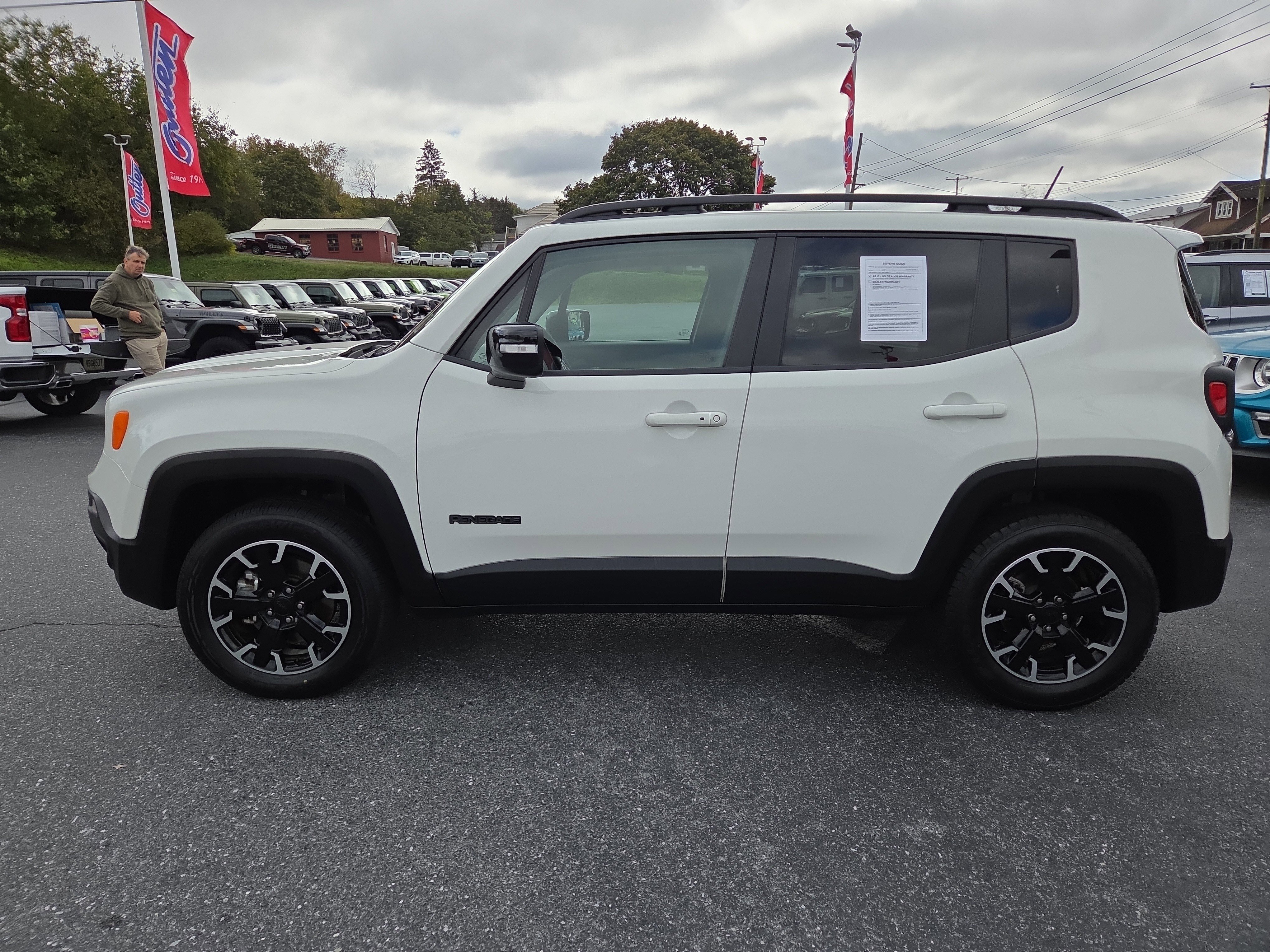 Certified 2023 Jeep Renegade Latitude AWD/4WD image 6