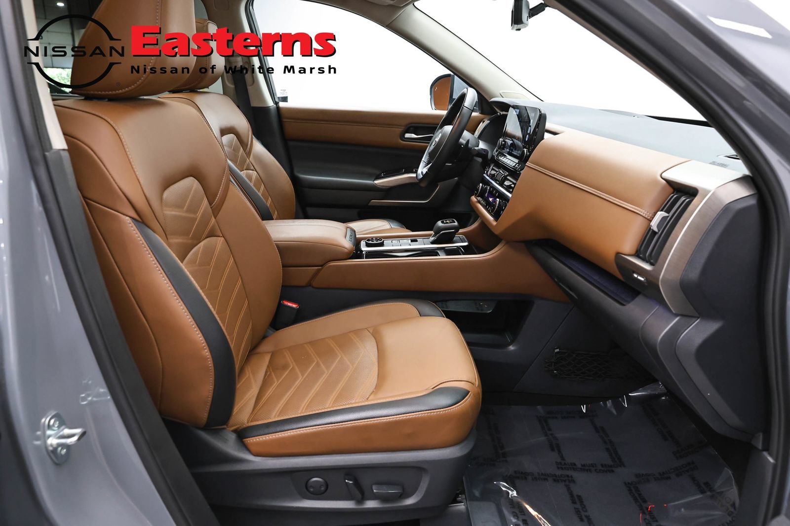 Used 2023 Nissan Pathfinder Platinum w/ Cargo Package AWD/4WD image 24