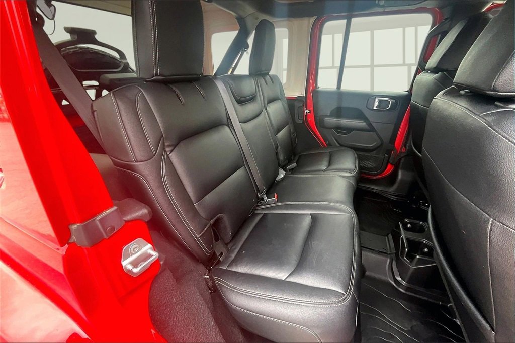 Used 2018 Jeep Wrangler Unlimited Sahara image 28