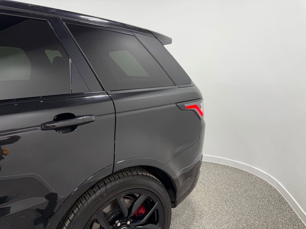 Used 2022 Land Rover Range Rover Sport SVR image 18