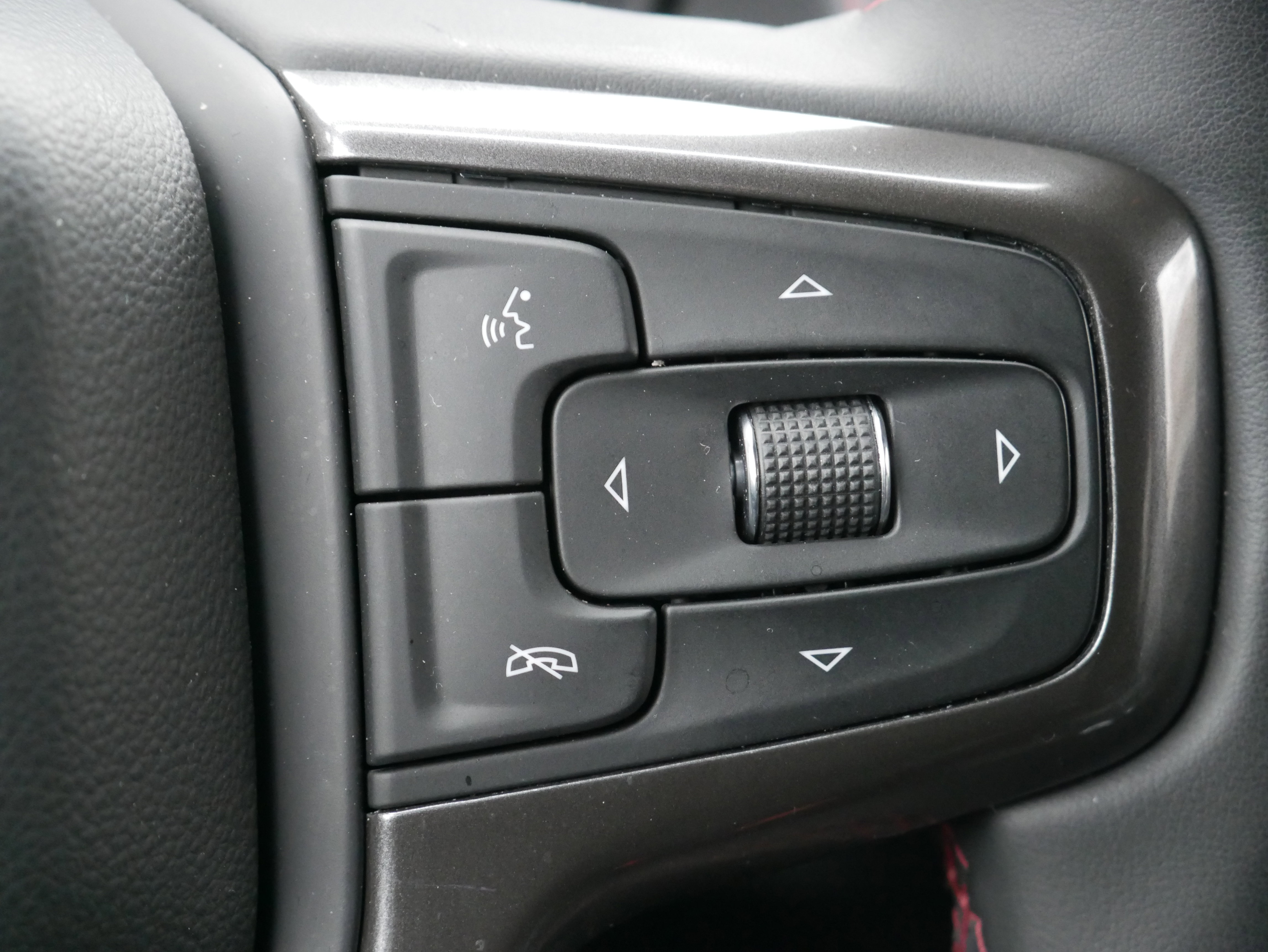 Certified 2023 Chevrolet Suburban RST w/ Luxury Package image 28