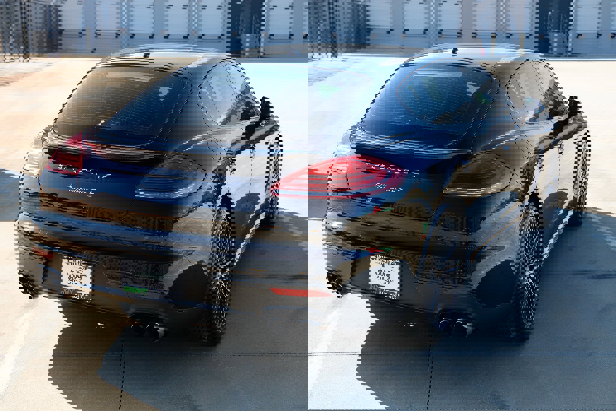 Used 2016 Porsche Panamera S image 16