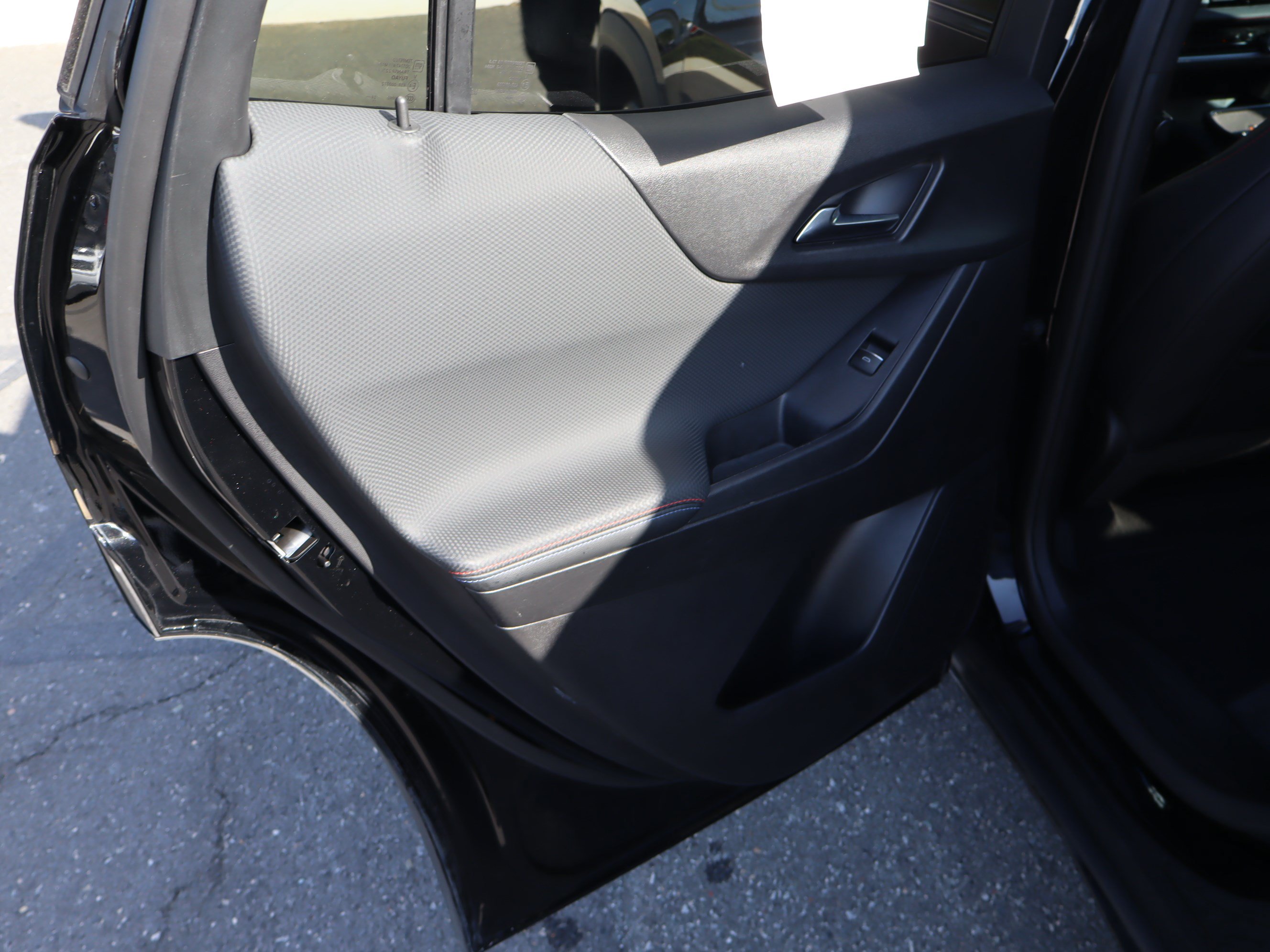Used 2025 Chevrolet Equinox RS w/ Convenience Package III FWD image 32