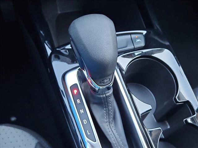 Used 2025 Chevrolet Trax LT FWD image 12