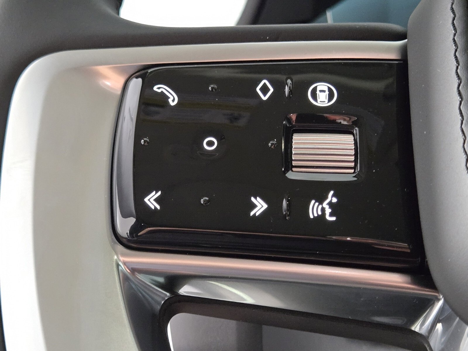 New 2025 Land Rover Range Rover SE image 23