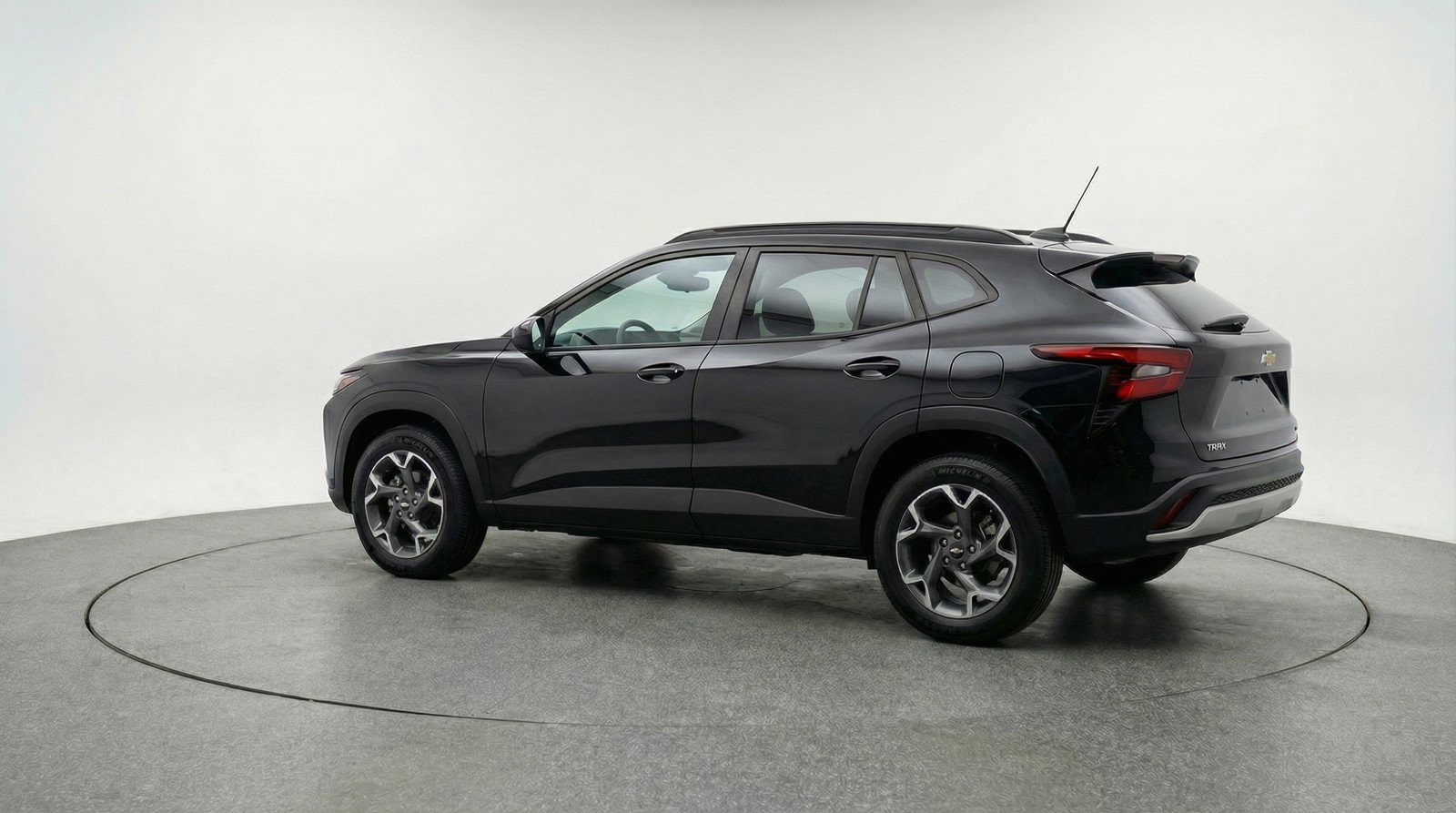 Used 2025 Chevrolet Trax LT image 6