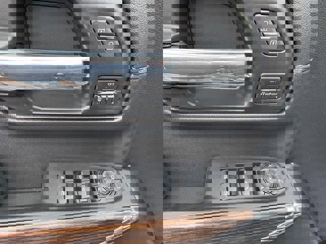 Used 2022 Chevrolet Silverado 1500 High Country w/ Technology Package image 33