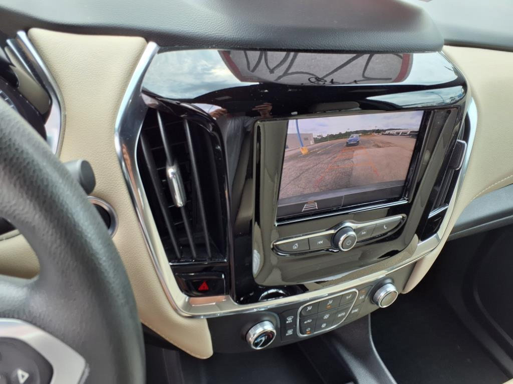 Used 2023 Chevrolet Traverse LS AWD/4WD image 14