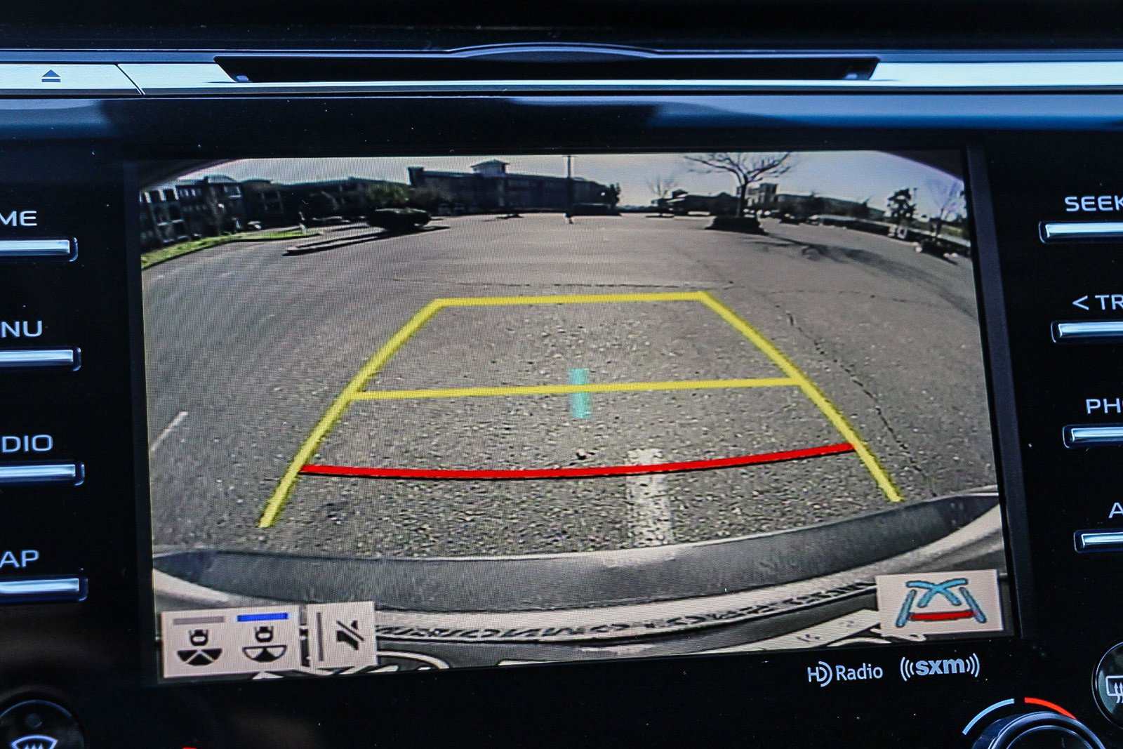 Used 2020 Toyota Camry SE image 23