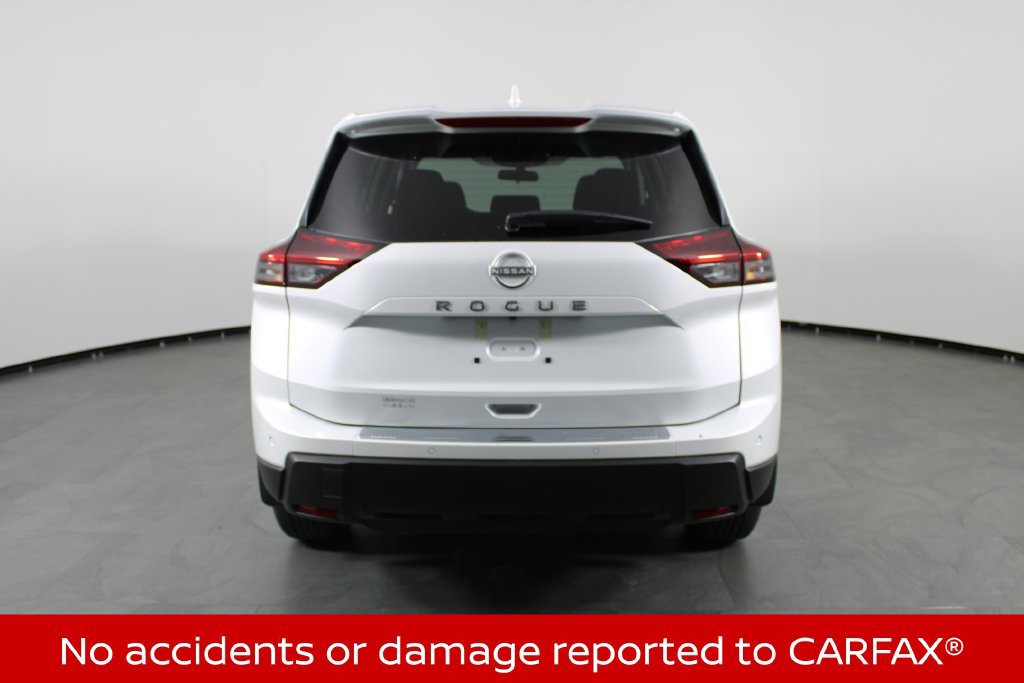 Certified 2026 Nissan Rogue SV FWD image 5