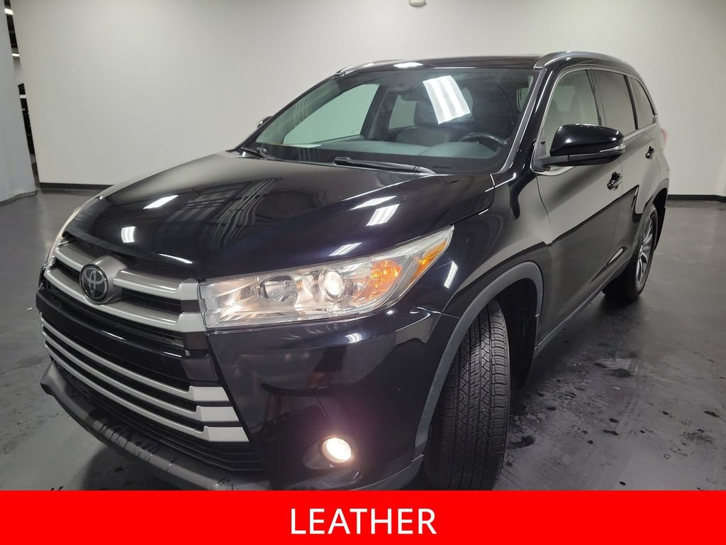 Used 2019 Toyota Highlander XLE AWD/4WD image 4