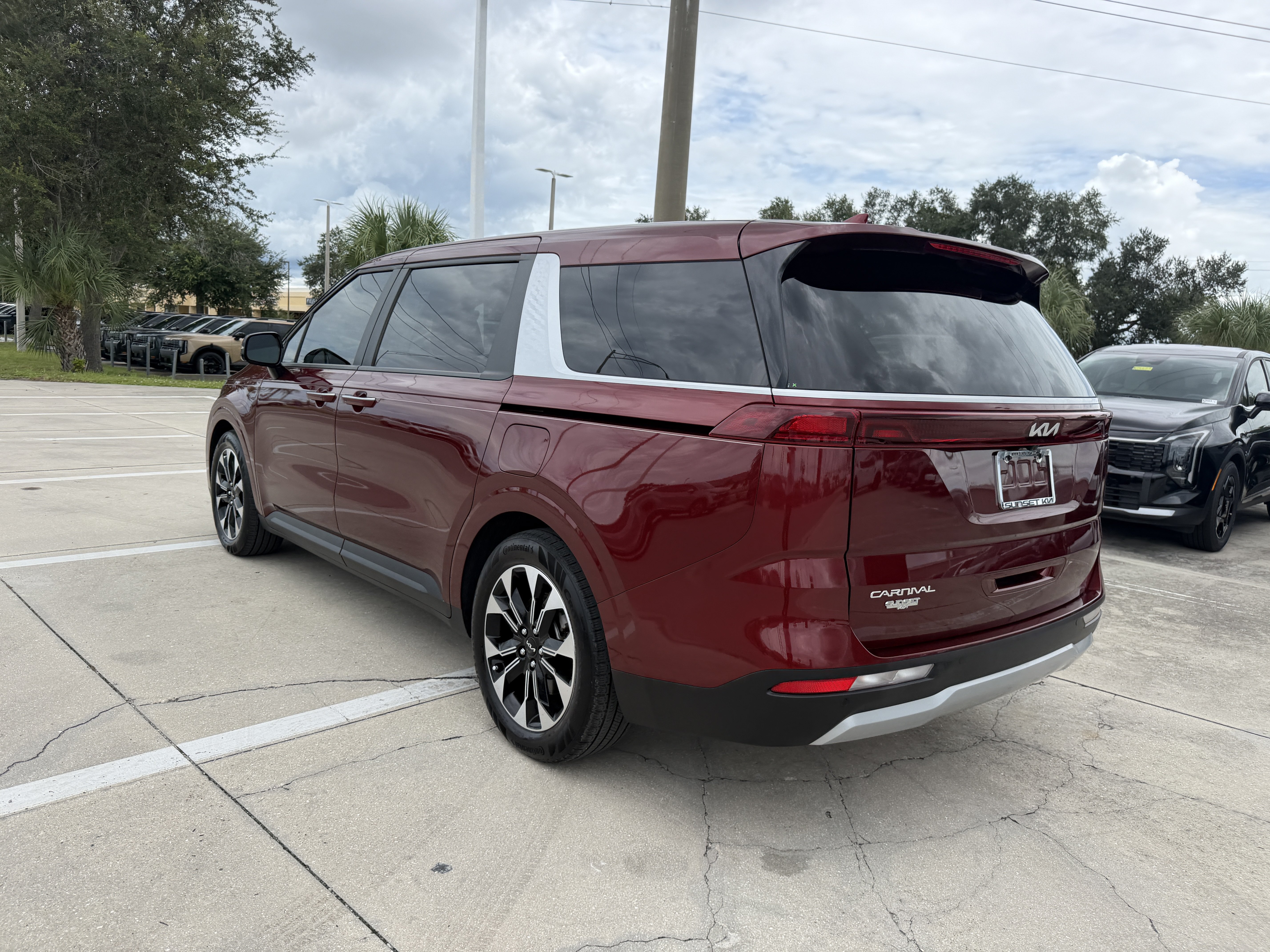 Certified 2024 Kia Carnival EX FWD image 6
