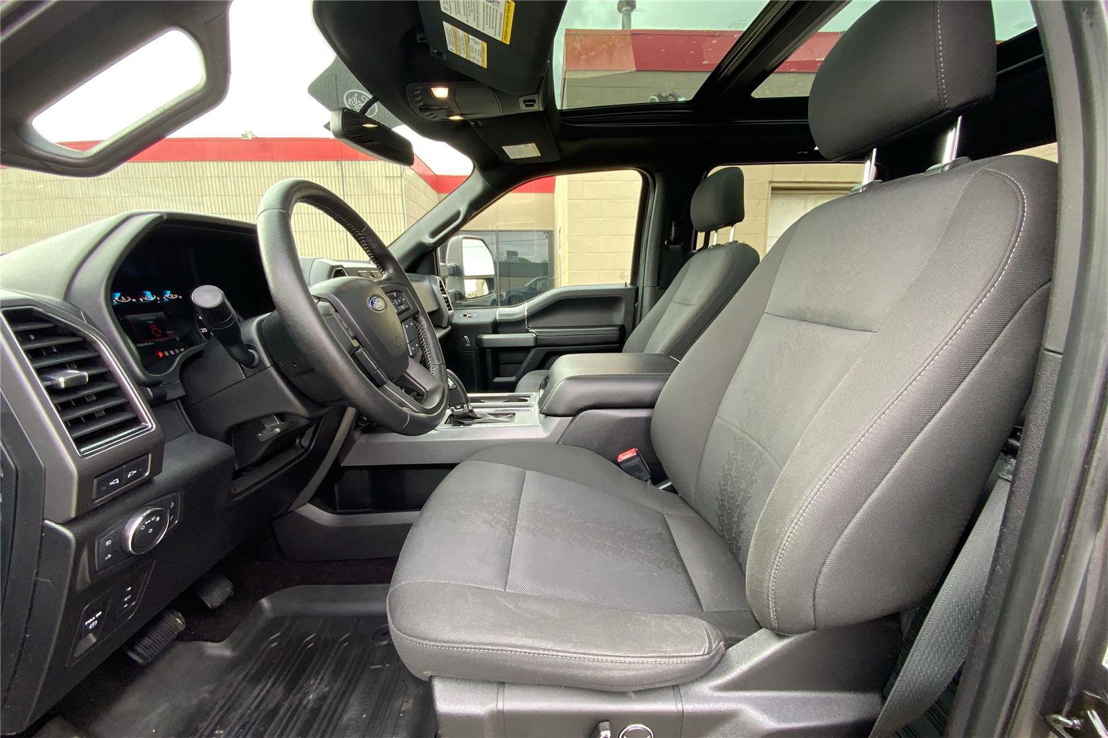 Used 2018 Ford F150 XLT w/ Equipment Group 302A Luxury AWD/4WD image 10