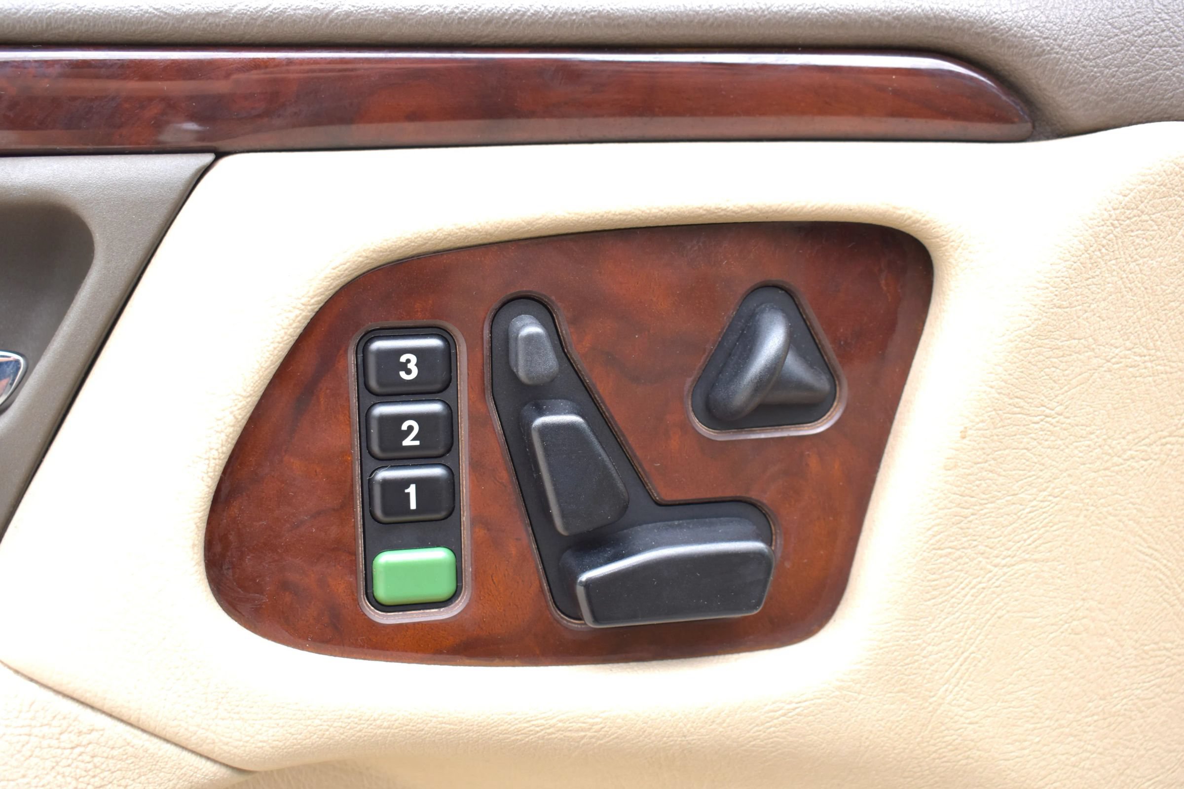 Used 1996 Mercedes-Benz E 320 Sedan image 15